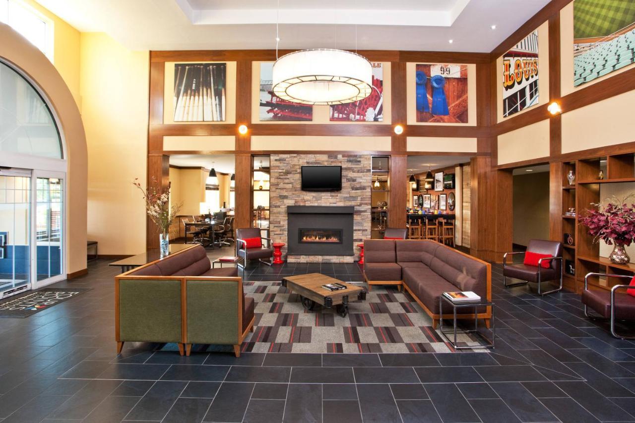 فندق لويفيلفي  فندق فور بوينتس باي شيراتون مطار لويزفيل المظهر الخارجي الصورة